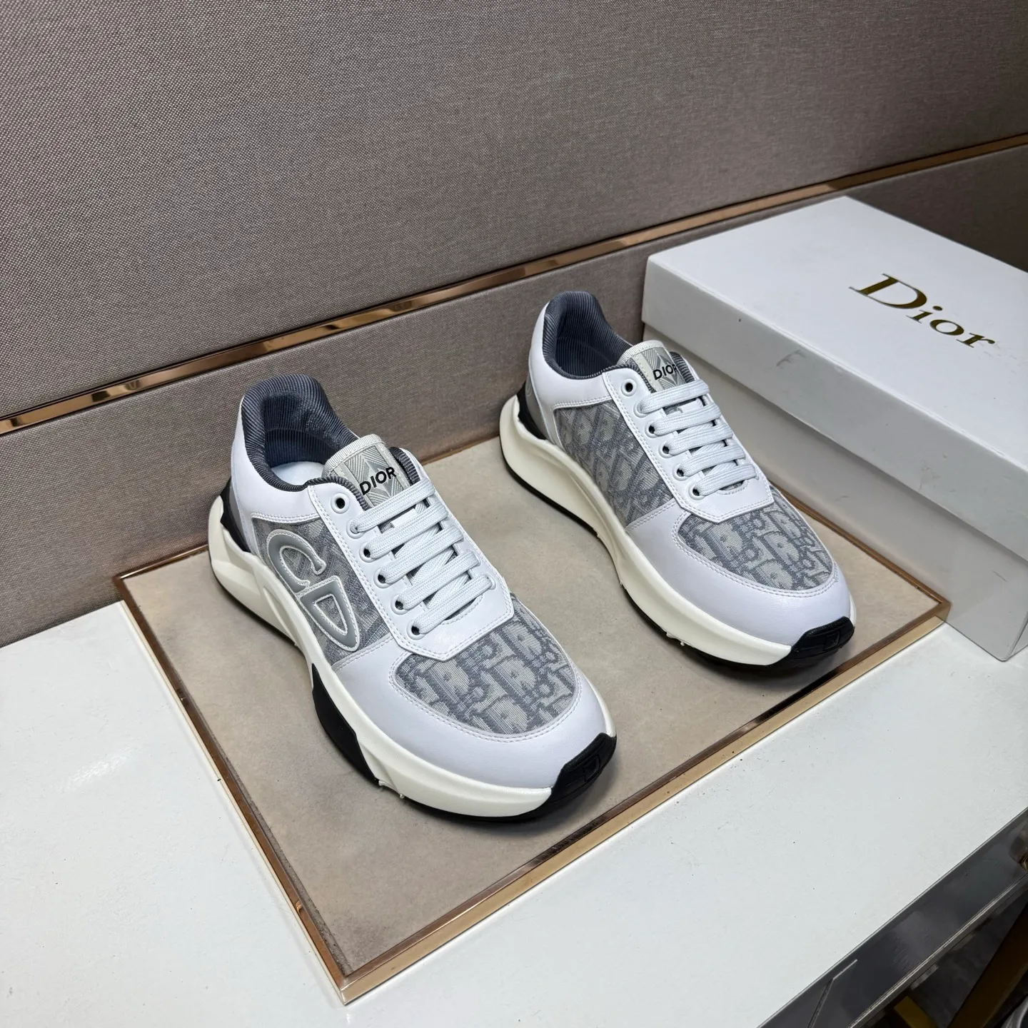 ⬛️Men's shoes💰p442 [Dior~] Men's casual shoes 2025z cabinet sales simultaneously 🔶Size: 38-44#️⃣ 🔷2 colors🔜The upper is made of multi-material splicing➕Mesh lining, comfortable and breathable, sole: original comfortable and wear-resistant outsole, ⚠️real thing📱photographed🎬real thing is better📢📢📢